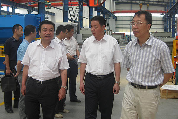 马鞍山市副市长魏庆农观察中德机床