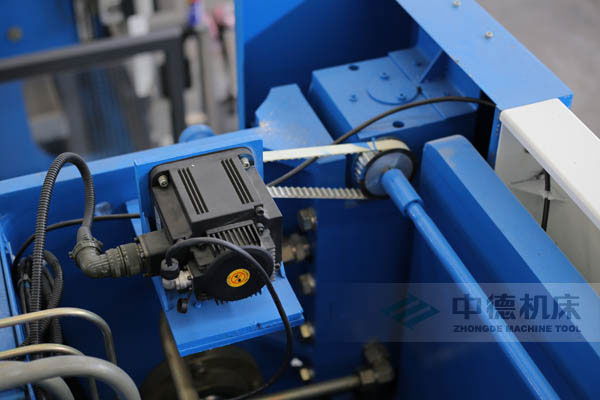 ZDPK-10032配有Y轴伺服定位功效，能切确有用进步Y轴精度，并使任务效力较着进步